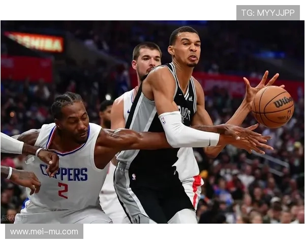 2018年NBA选秀中马刺选中落选锋线迪昂特·伯顿签约双向合同
